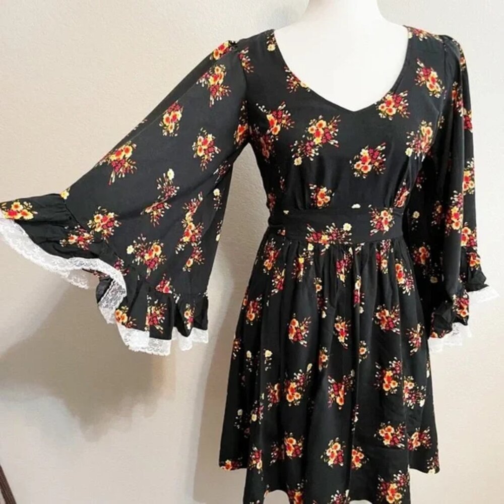 Bea & Dot ModCloth Floral Goth Through The Bluebells In Bouquet Bell Sleeves - Picture 2 of 3